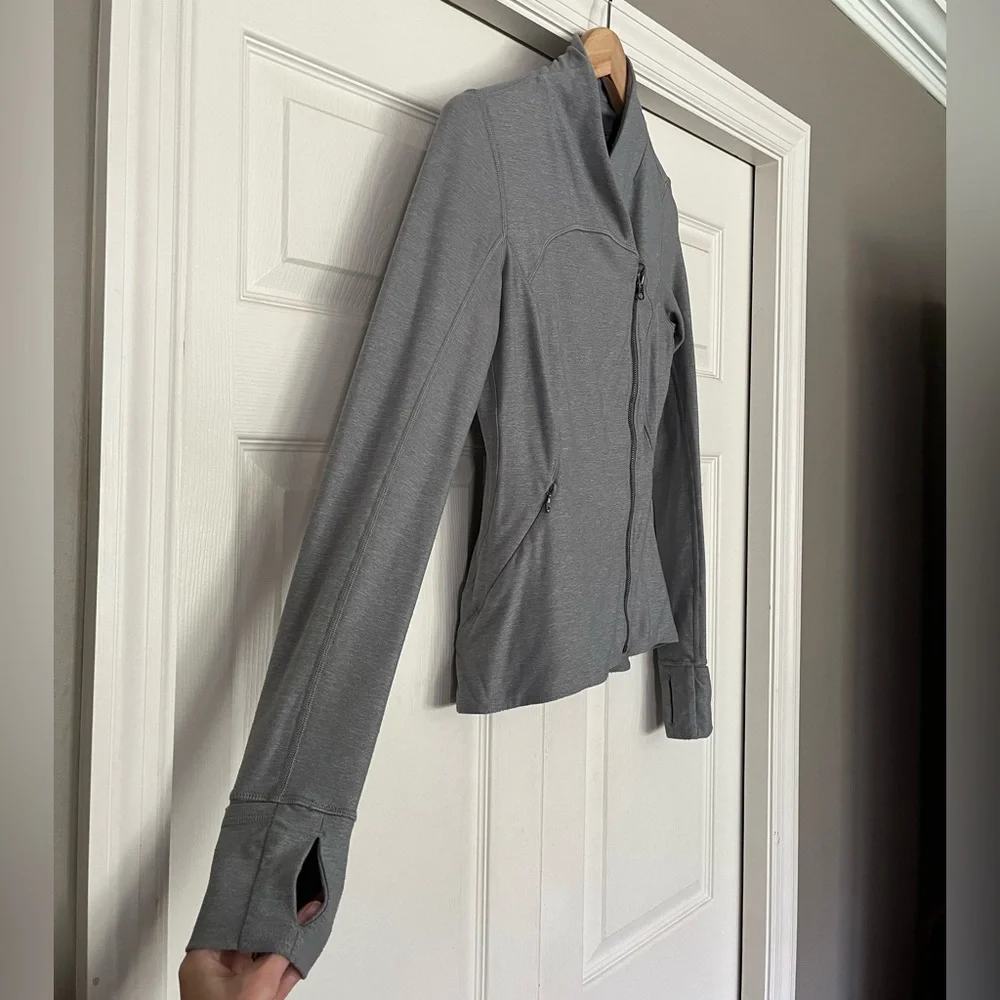 {Lululemon} Precision Jacket in Heathered Battleship - Women's 6